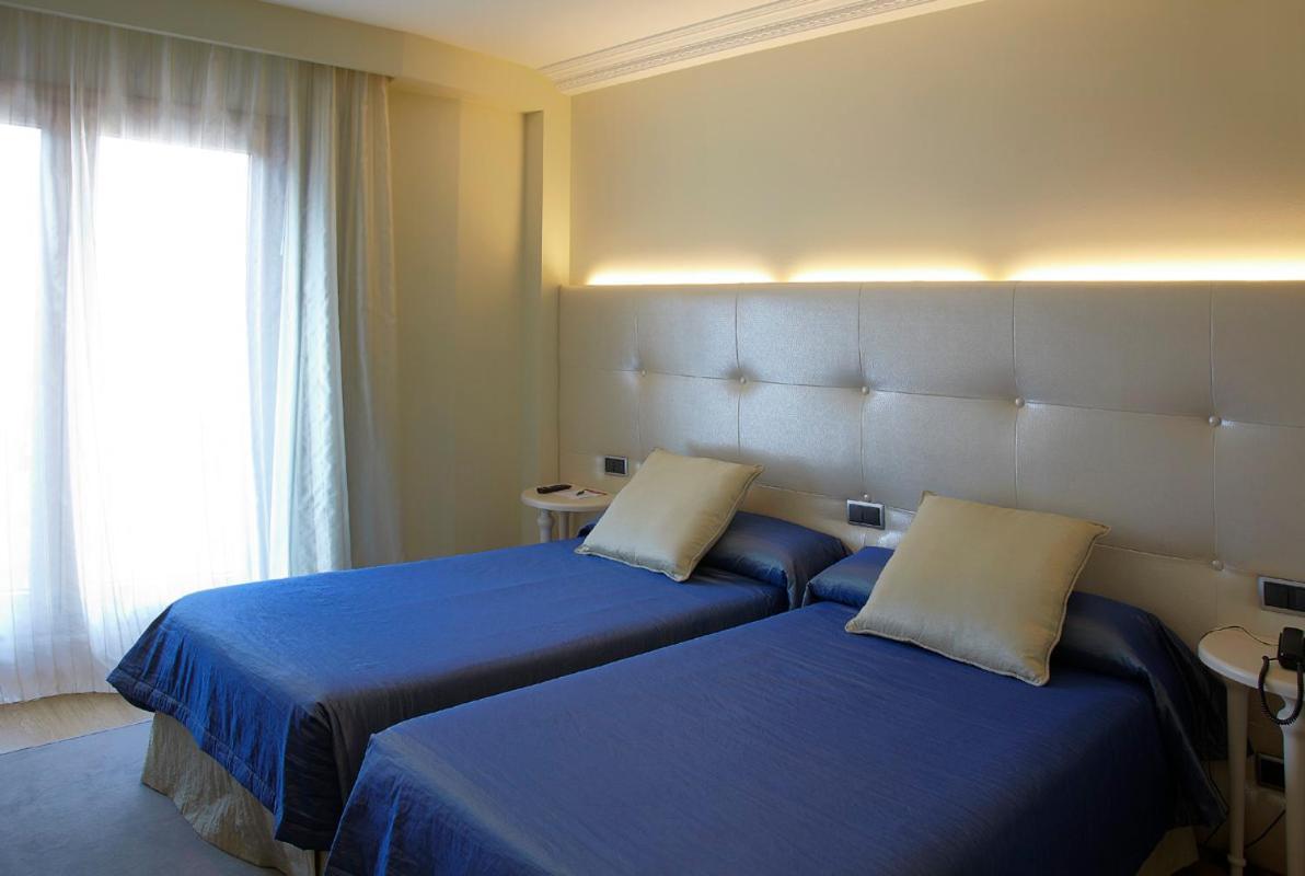 Hotel Campoamor Oviedo Kültér fotó